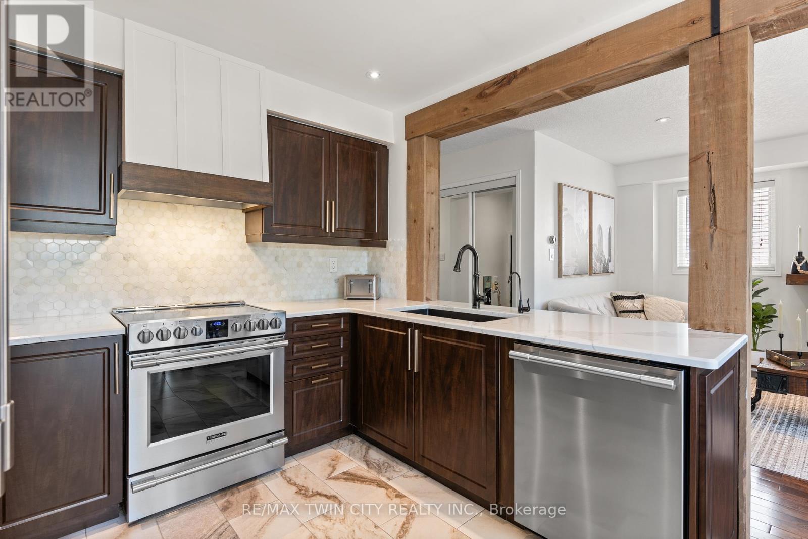 32 Bloomington Drive, Cambridge, Ontario  N1P 1J4 - Photo 20 - X12918716