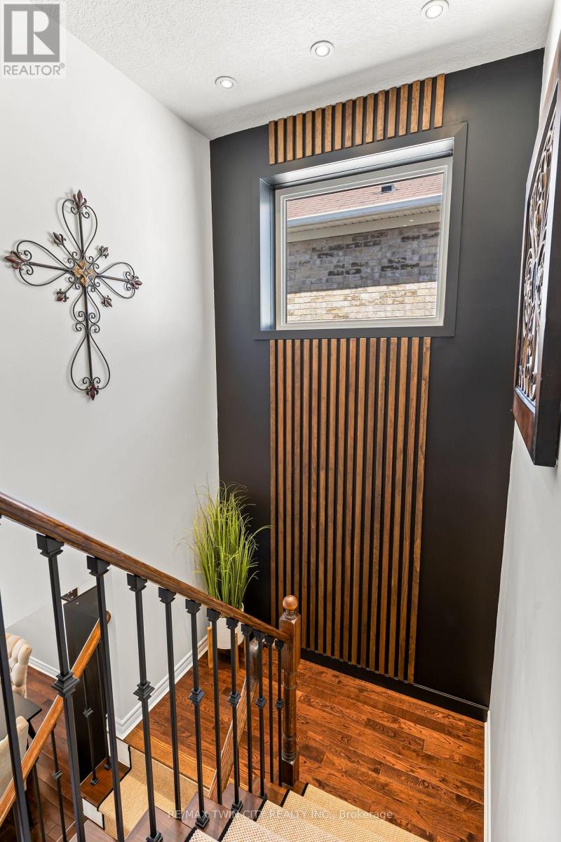 32 Bloomington Drive, Cambridge, Ontario  N1P 1J4 - Photo 23 - X12918716