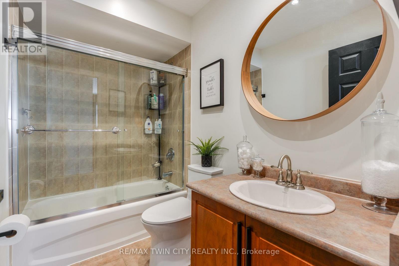 32 Bloomington Drive, Cambridge, Ontario  N1P 1J4 - Photo 31 - X12918716