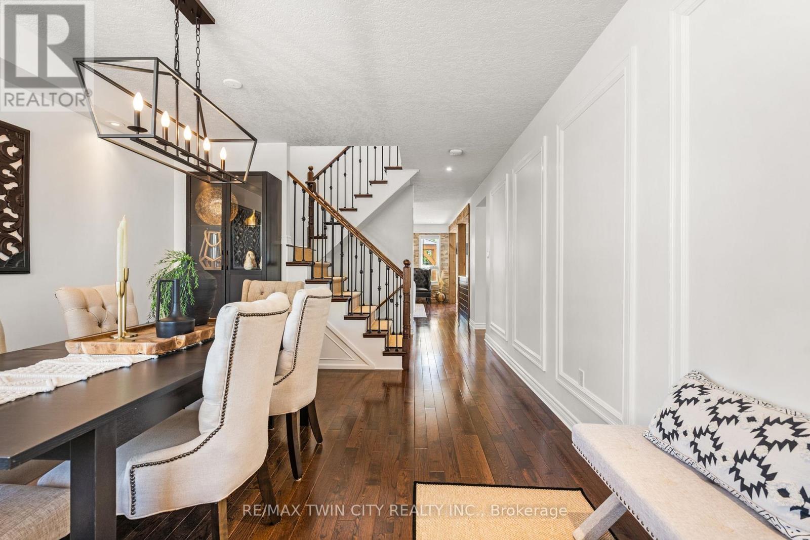 32 Bloomington Drive, Cambridge, Ontario  N1P 1J4 - Photo 9 - X12918716