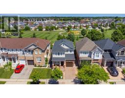 32 BLOOMINGTON DRIVE, Cambridge, Ontario