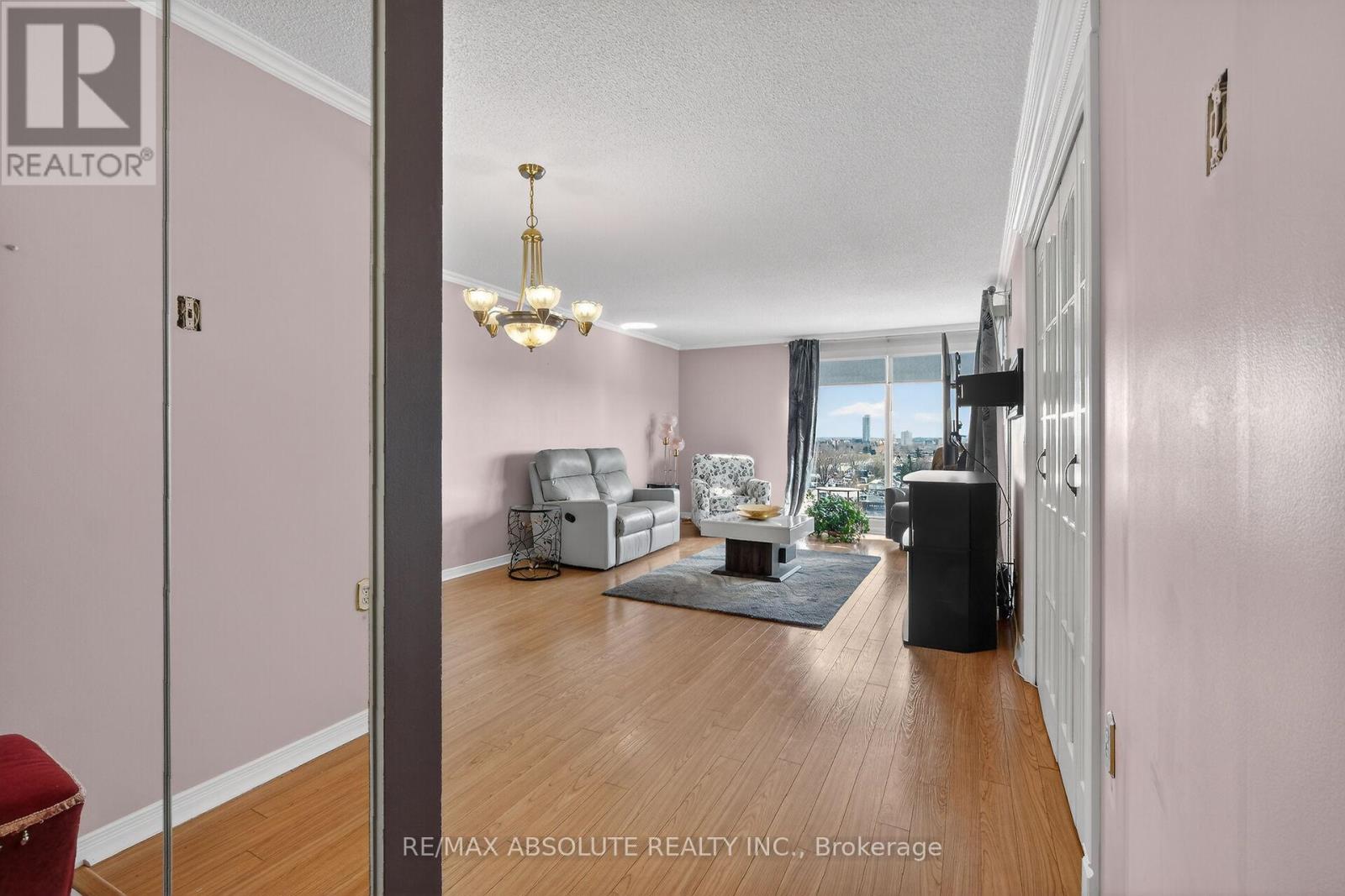 806 - 545 St Laurent Boulevard, Ottawa, Ontario  K1K 4H9 - Photo 10 - X12915400