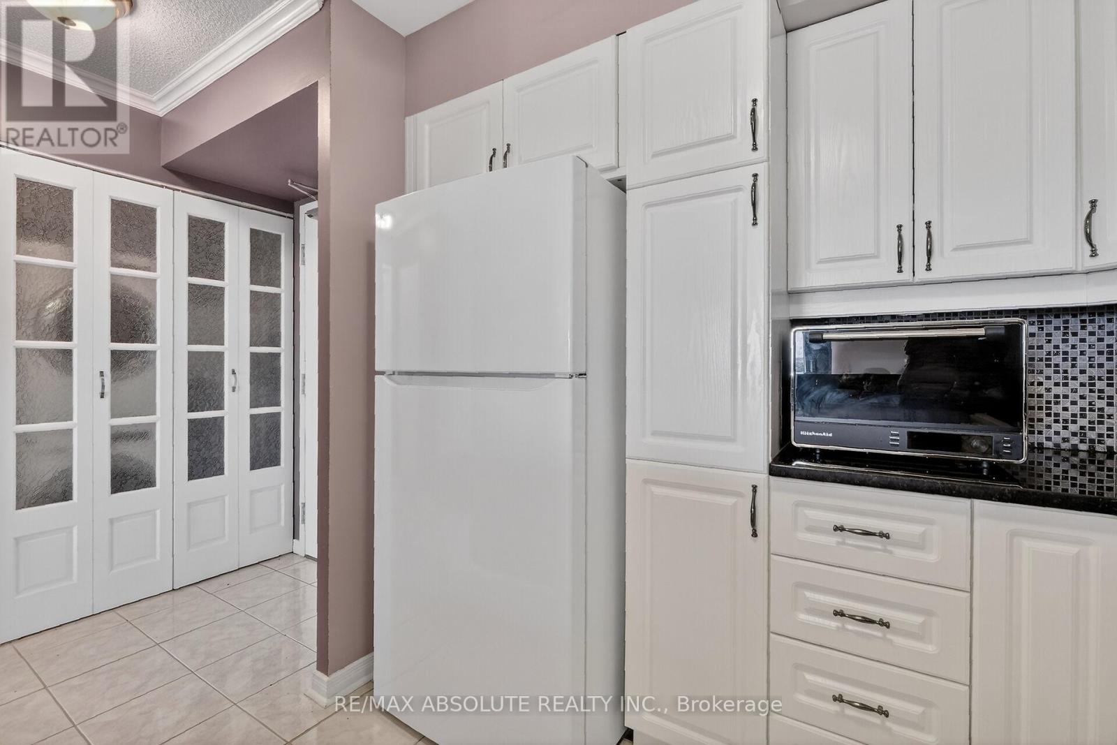 806 - 545 St Laurent Boulevard, Ottawa, Ontario  K1K 4H9 - Photo 28 - X12915400