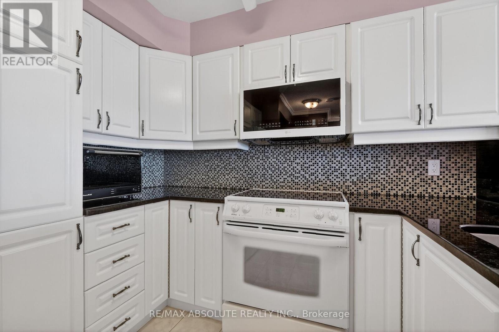 806 - 545 St Laurent Boulevard, Ottawa, Ontario  K1K 4H9 - Photo 27 - X12915400