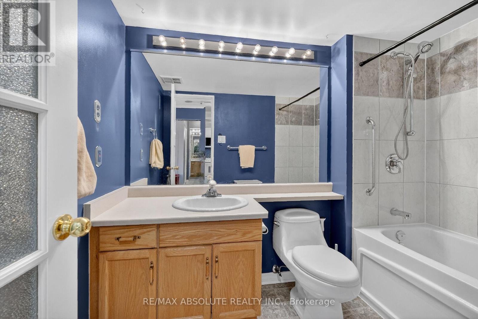 806 - 545 St Laurent Boulevard, Ottawa, Ontario  K1K 4H9 - Photo 32 - X12915400