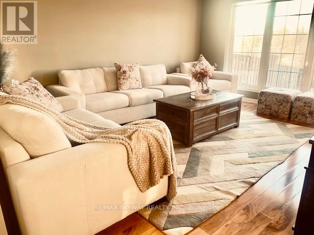 90 Sweetwood Circle, Brampton, Ontario  L7A 2S1 - Photo 10 - W12910862