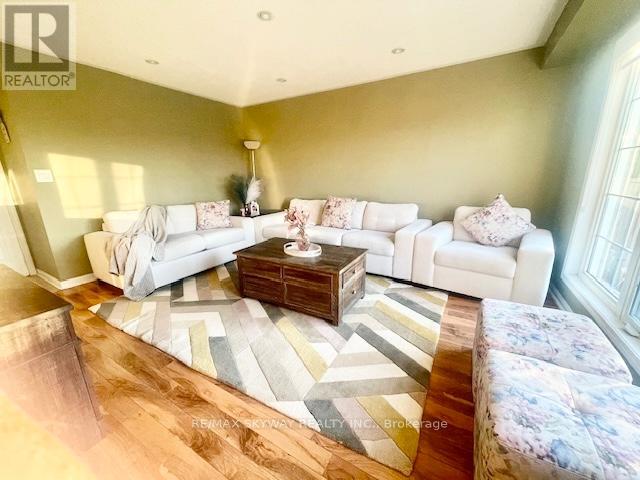 90 Sweetwood Circle, Brampton, Ontario  L7A 2S1 - Photo 7 - W12910862