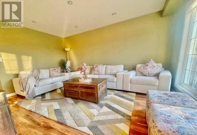 90 Sweetwood Circle, Brampton, Ontario  L7A 2S1 - Photo 8 - W12910862