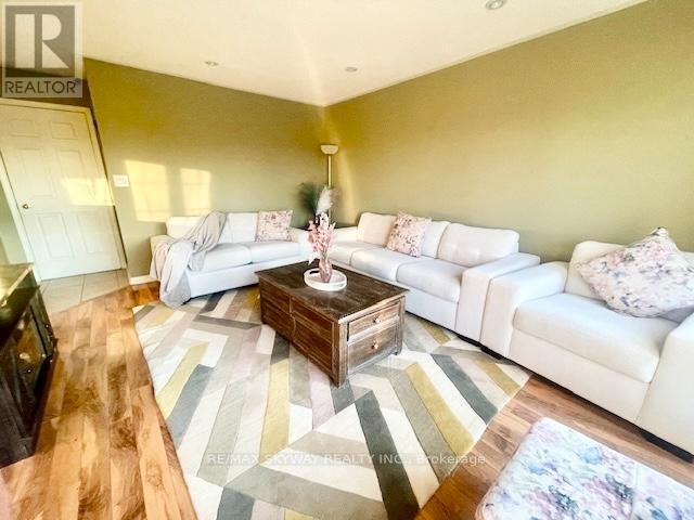 90 Sweetwood Circle, Brampton, Ontario  L7A 2S1 - Photo 6 - W12910862