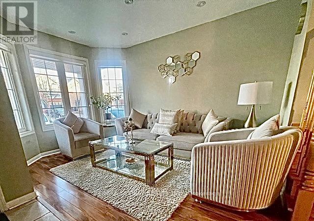 90 Sweetwood Circle, Brampton, Ontario  L7A 2S1 - Photo 9 - W12910862