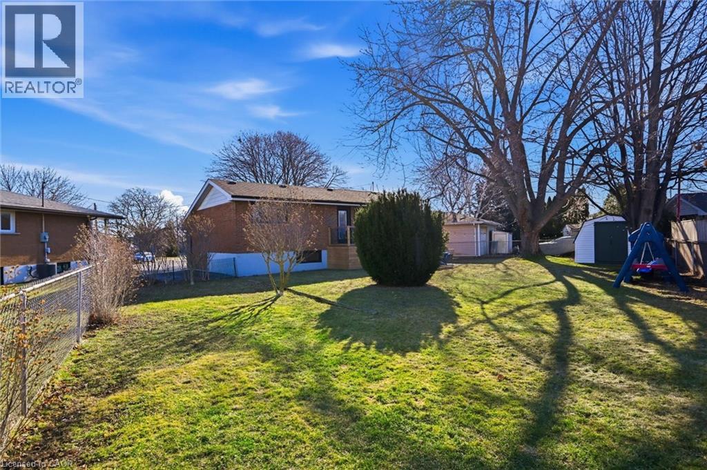 11 Sandlyn Court, Hamilton, Ontario  L8H 2R4 - Photo 40 - 40813577