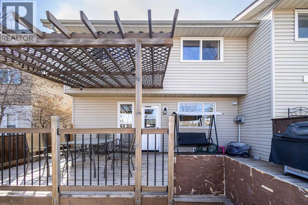 16 Midridge Gardens Se, Calgary, Alberta  T2X 1C3 - Photo 35 - A2295535