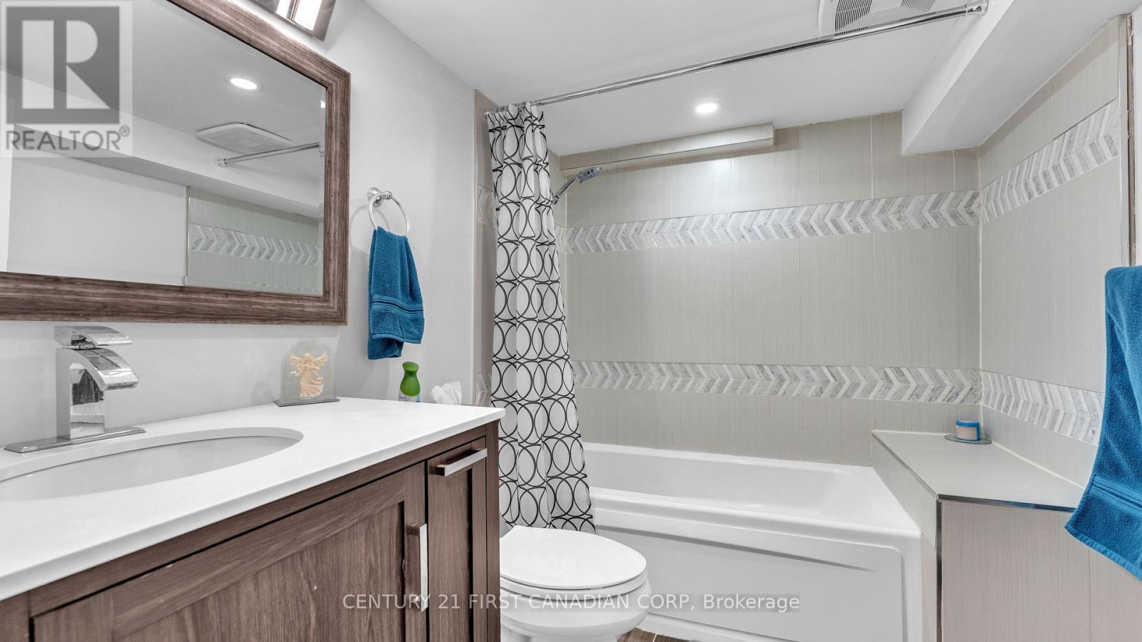 Photo 17 of 23 for 74 Manitoulin Drive