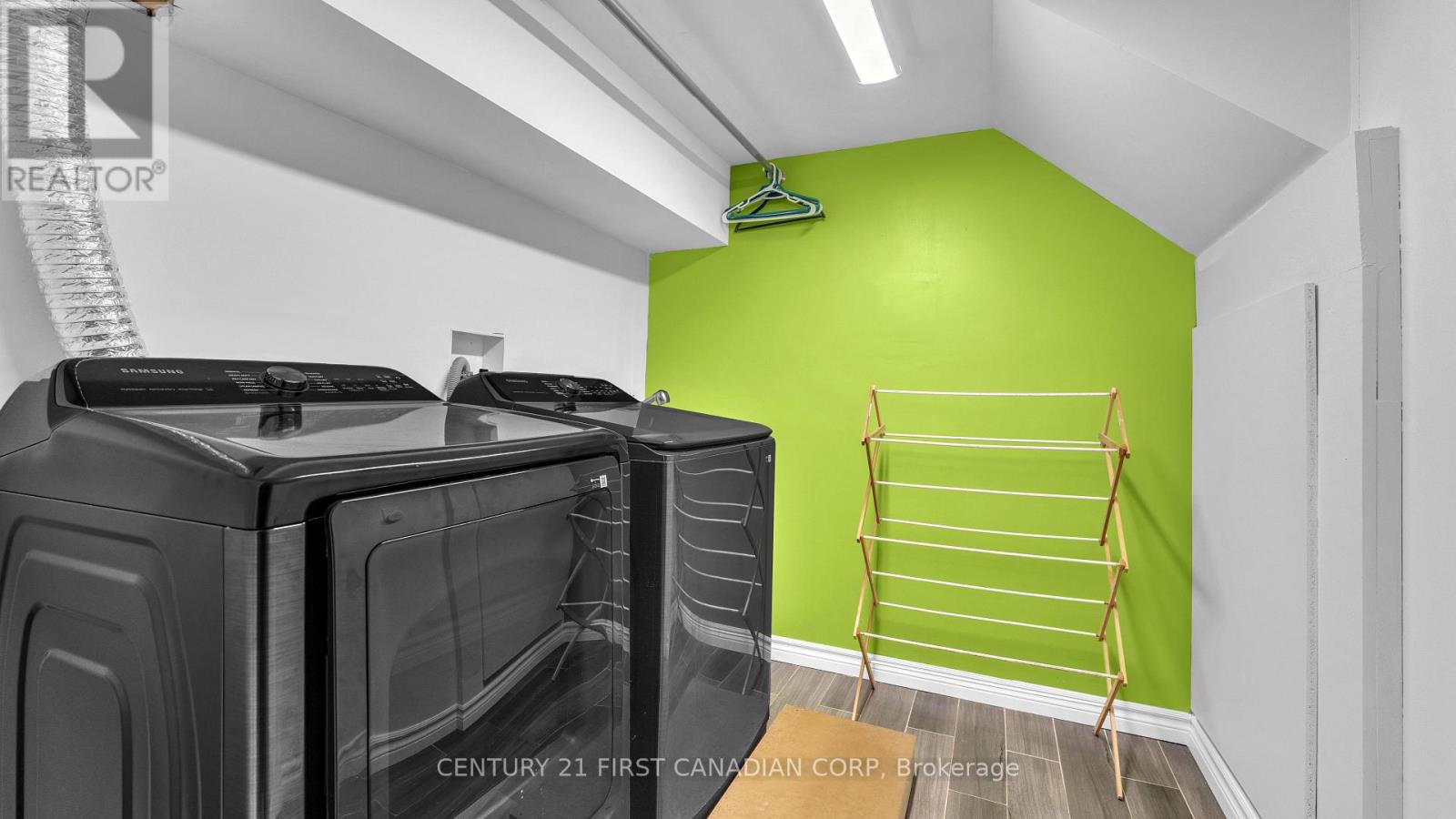 Photo 18 of 23 for 74 Manitoulin Drive