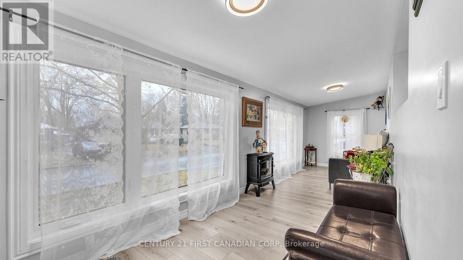 Photo 2 of 23 for 74 Manitoulin Drive