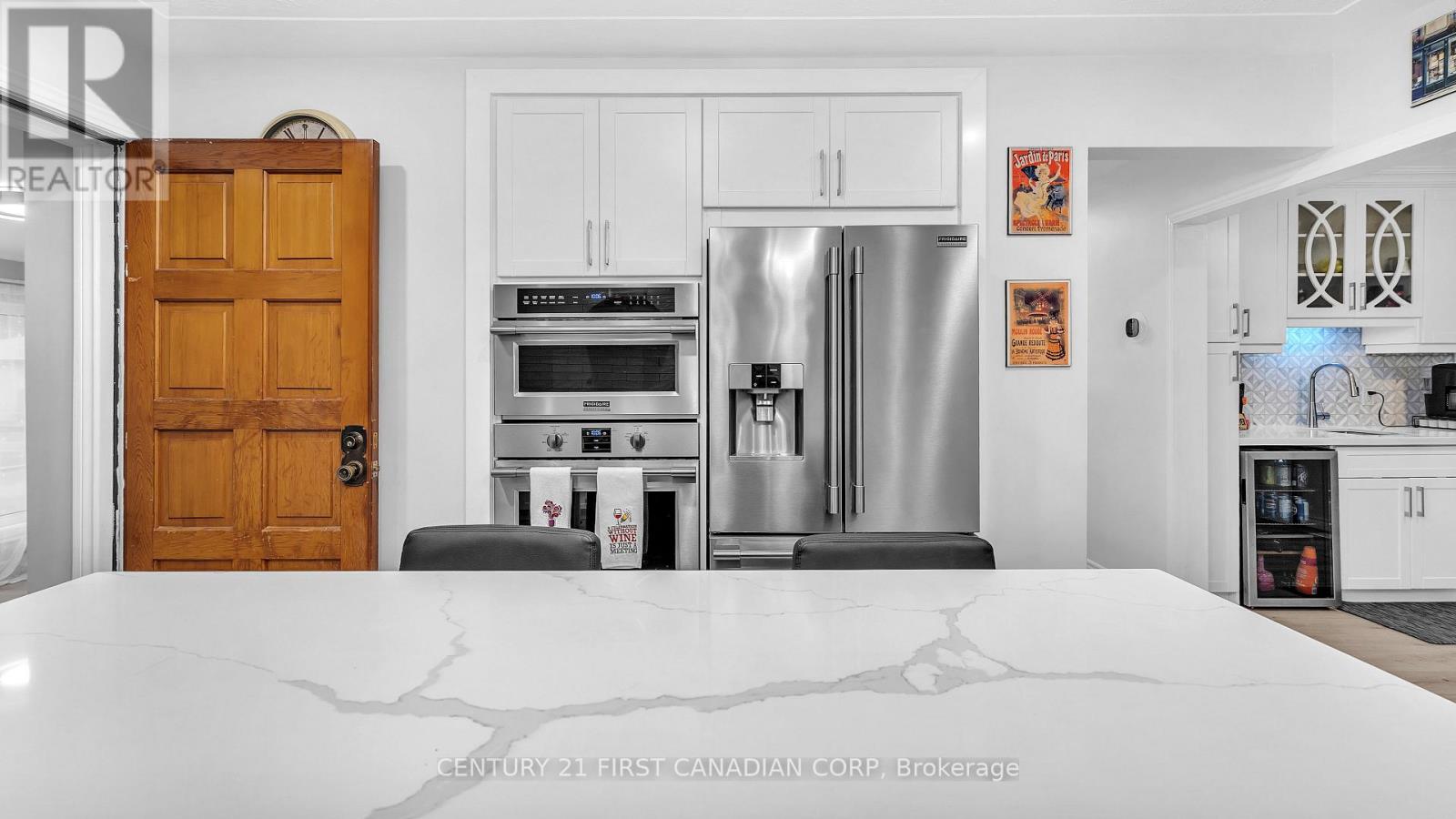 Photo 5 of 23 for 74 Manitoulin Drive