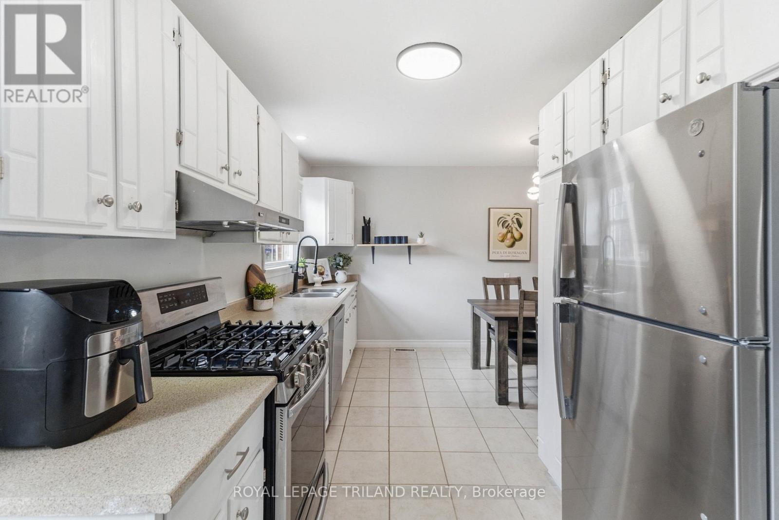 374 Homestead Court, London North, Ontario  N6G 2E9 - Photo 15 - X12918946