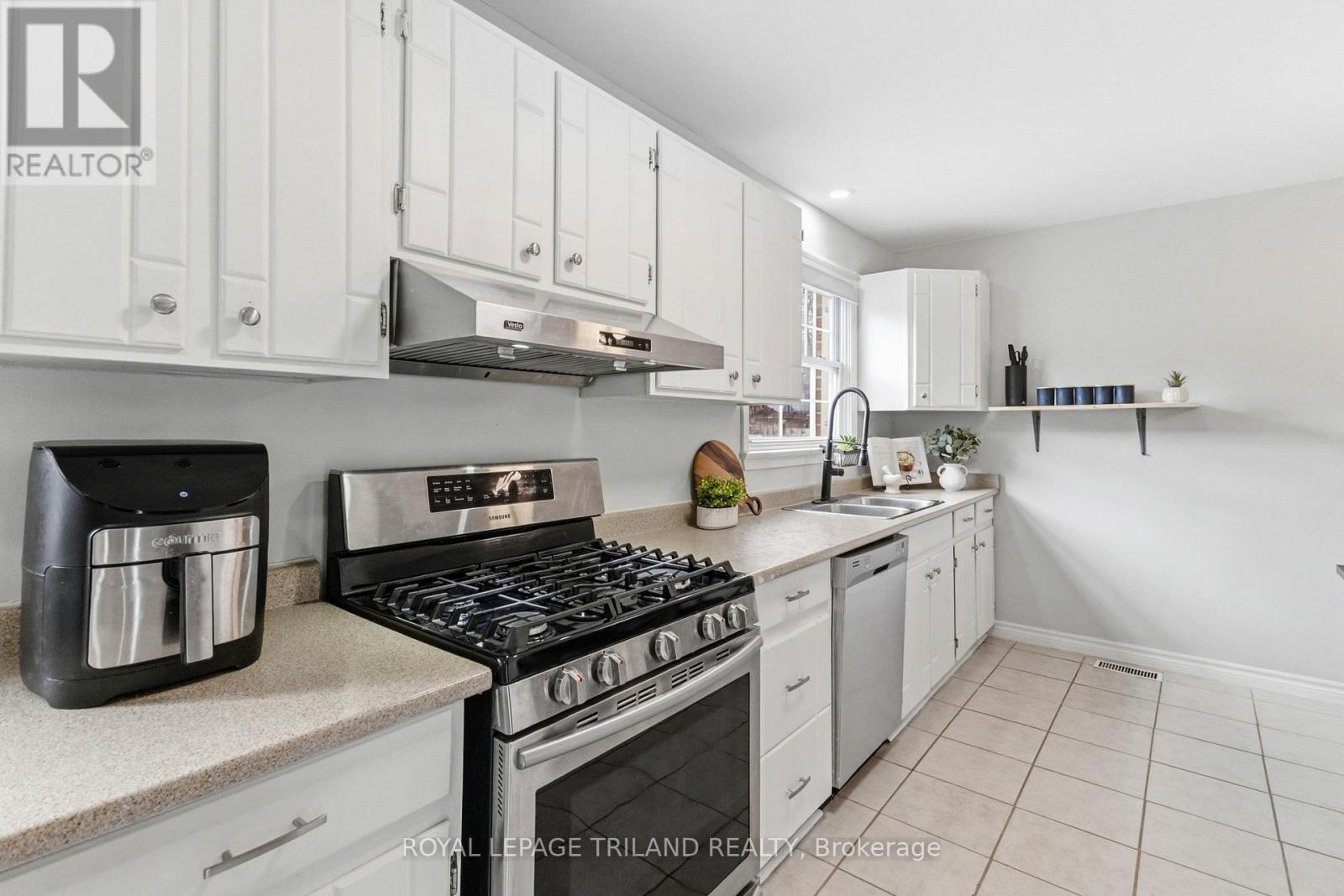 374 Homestead Court, London North, Ontario  N6G 2E9 - Photo 18 - X12918946