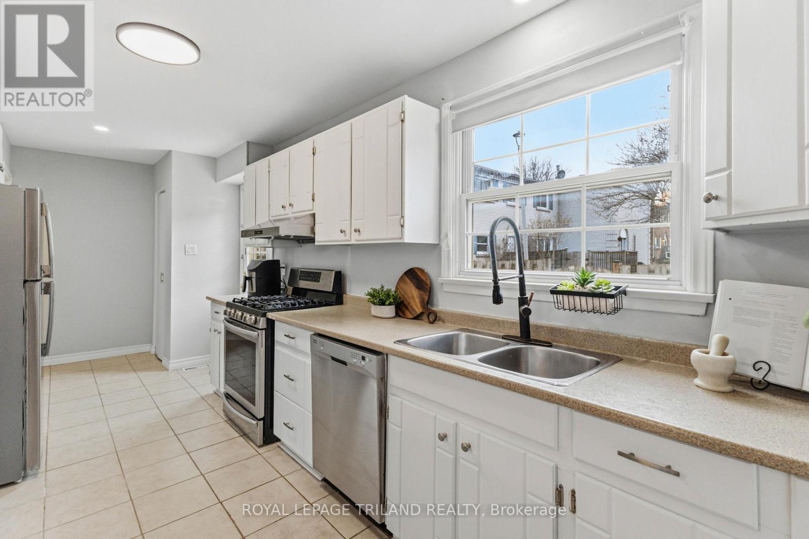 374 Homestead Court, London North, Ontario  N6G 2E9 - Photo 19 - X12918946