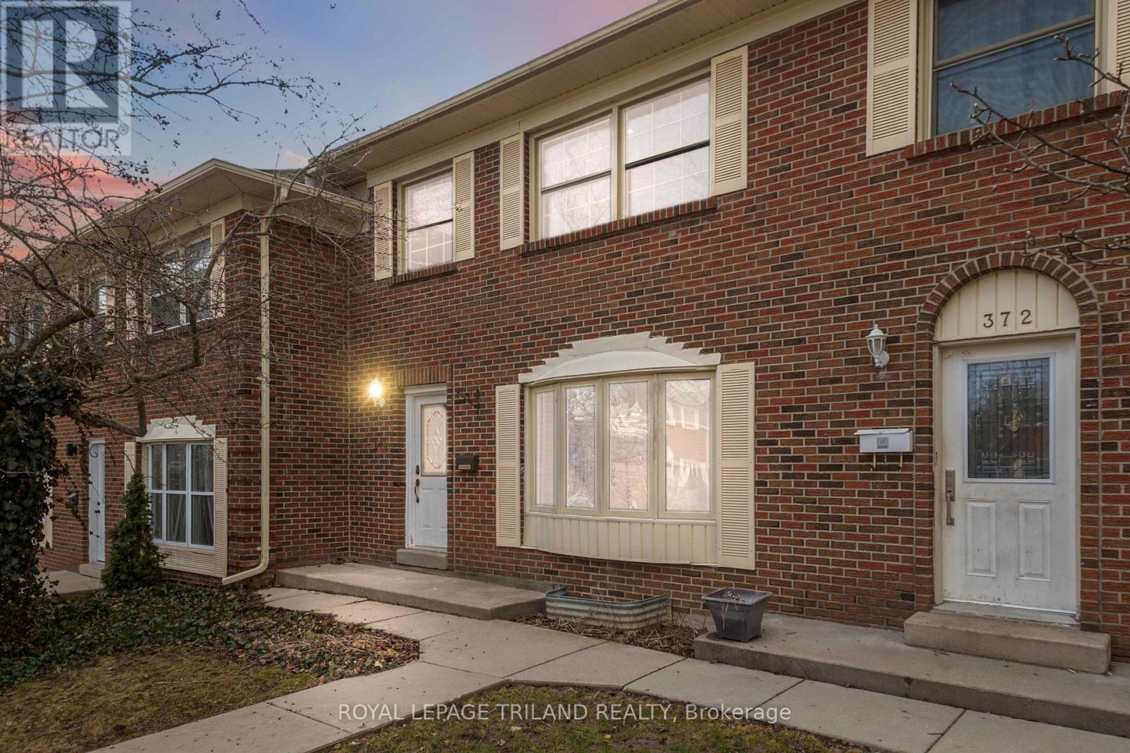 374 Homestead Court, London North, Ontario  N6G 2E9 - Photo 2 - X12918946