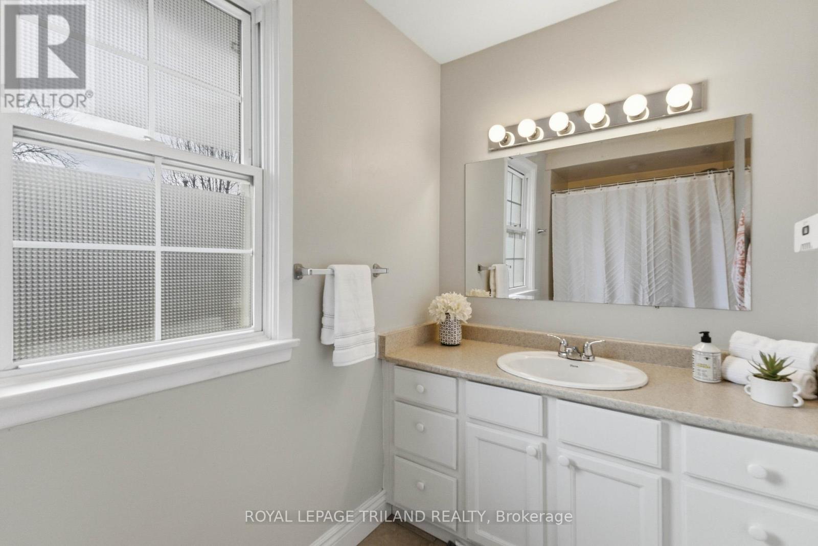 374 Homestead Court, London North, Ontario  N6G 2E9 - Photo 24 - X12918946