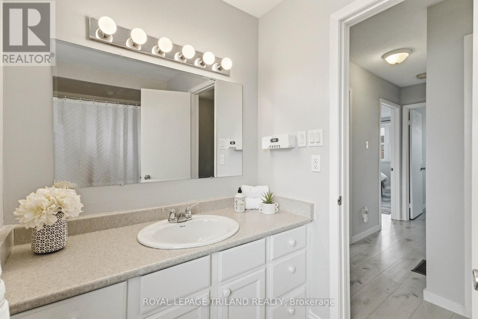 374 Homestead Court, London North, Ontario  N6G 2E9 - Photo 25 - X12918946