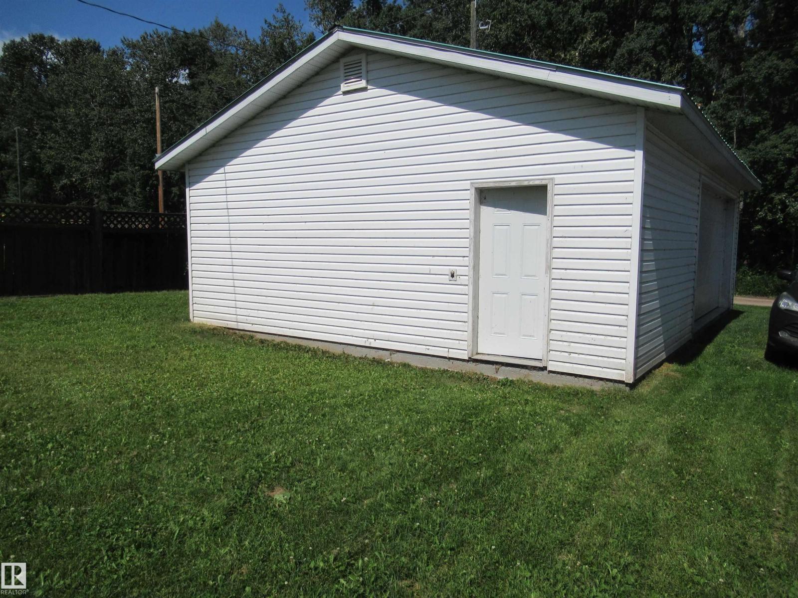 760 Mission Be, Rural Leduc County, Alberta  T0C 2P0 - Photo 5 - E4478930