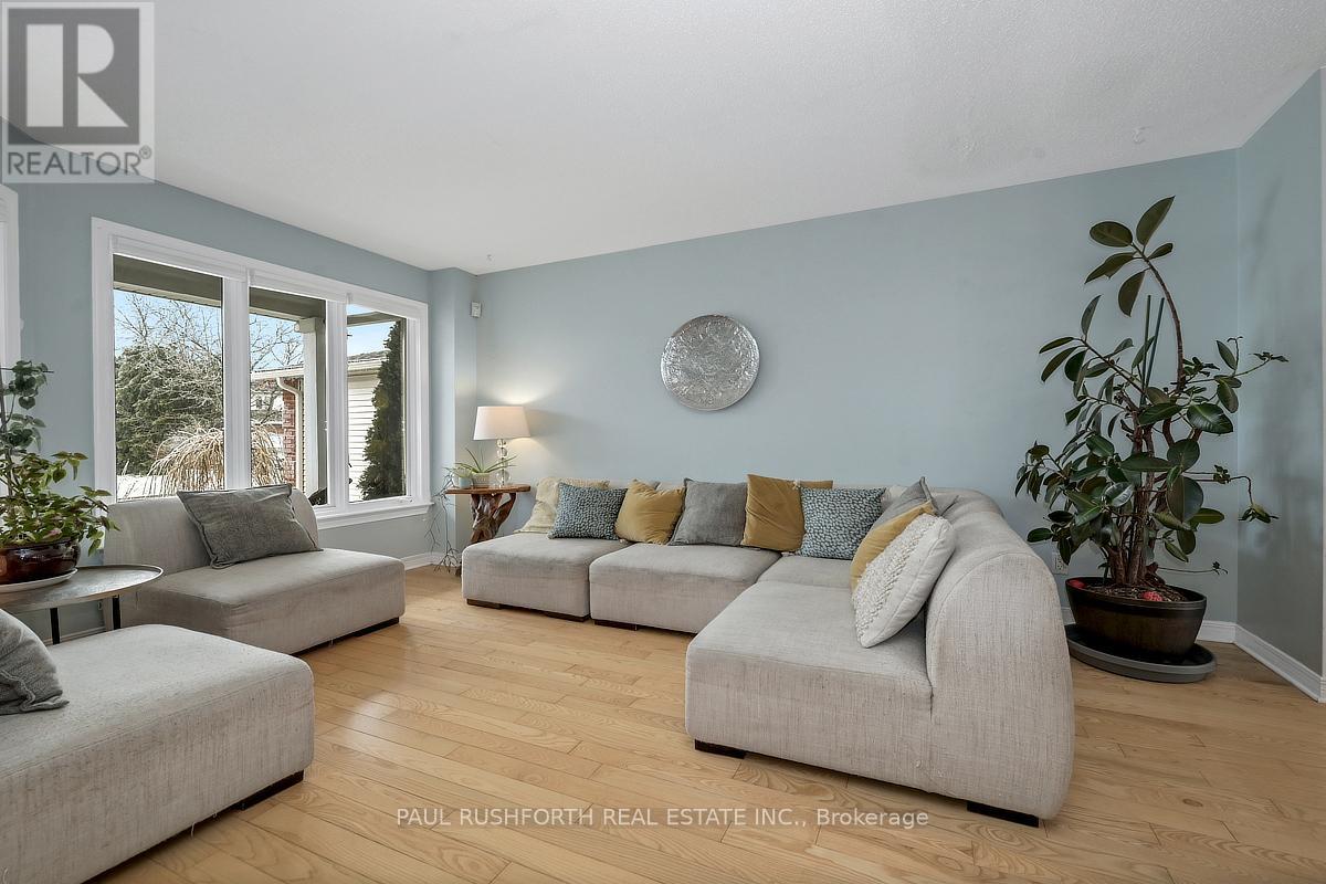 6419 Bernice Court, Ottawa, Ontario K1C 7E5 - Photo 4 - X12918828