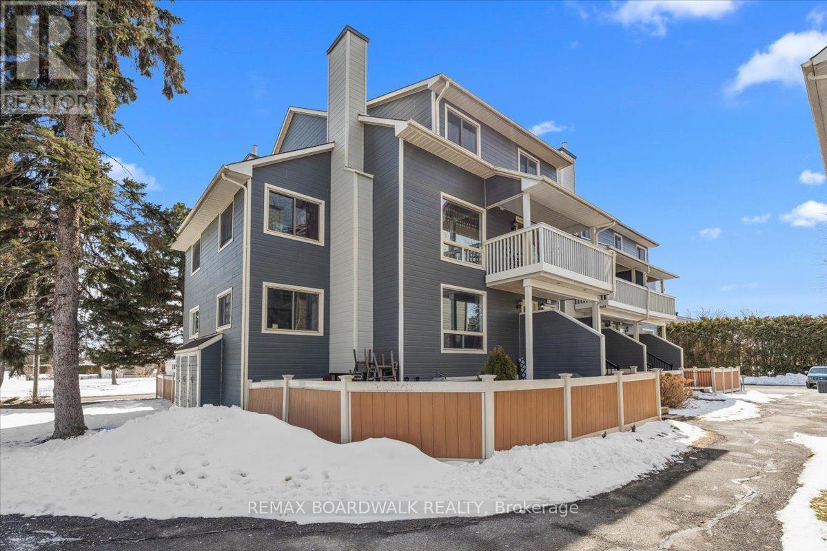 46a - 802 St. Andre Drive, Ottawa, Ontario  K1C 4R3 - Photo 1 - X12918912