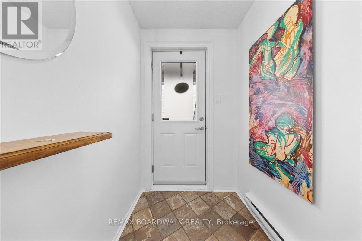 46a - 802 St. Andre Drive, Ottawa, Ontario  K1C 4R3 - Photo 2 - X12918912