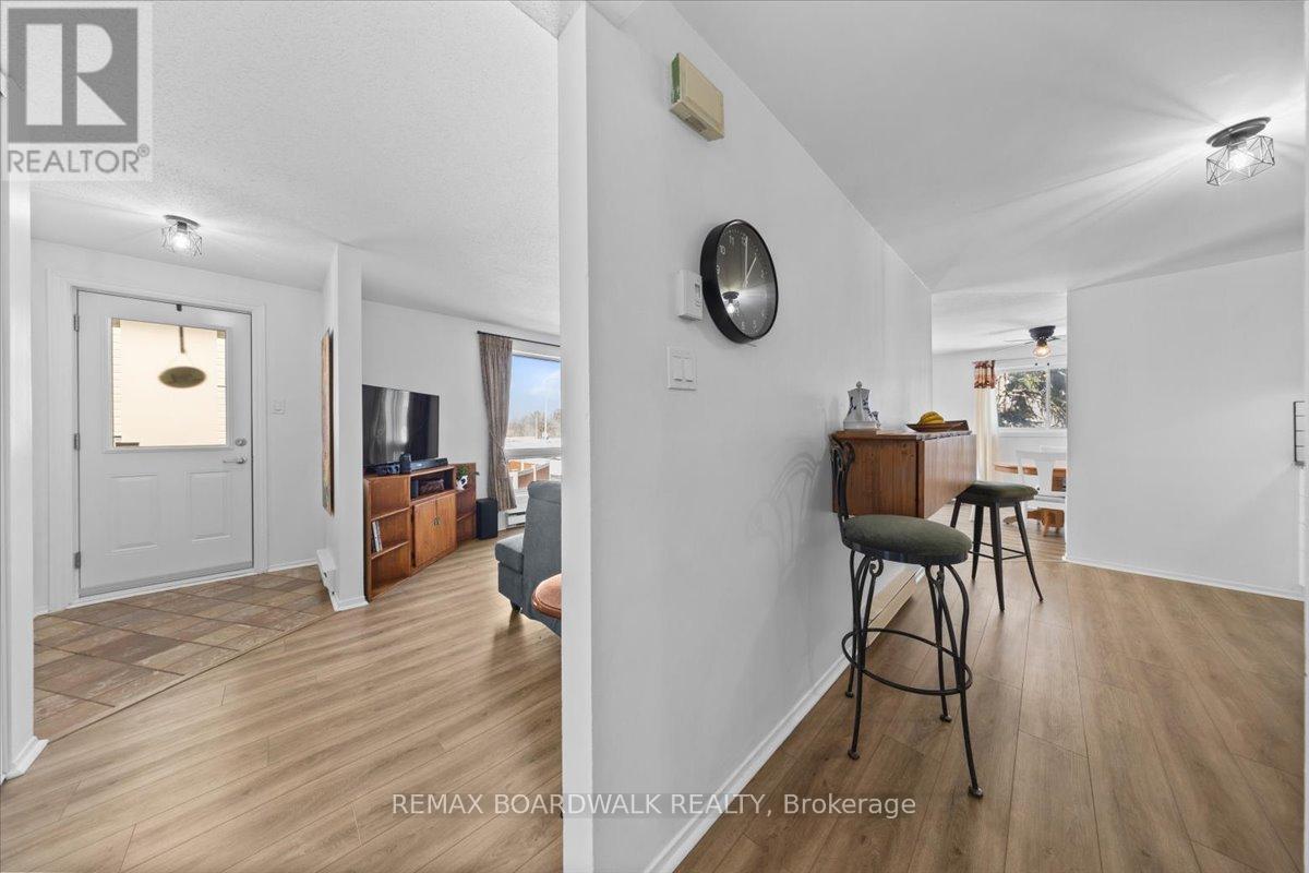 46a - 802 St. Andre Drive, Ottawa, Ontario  K1C 4R3 - Photo 3 - X12918912