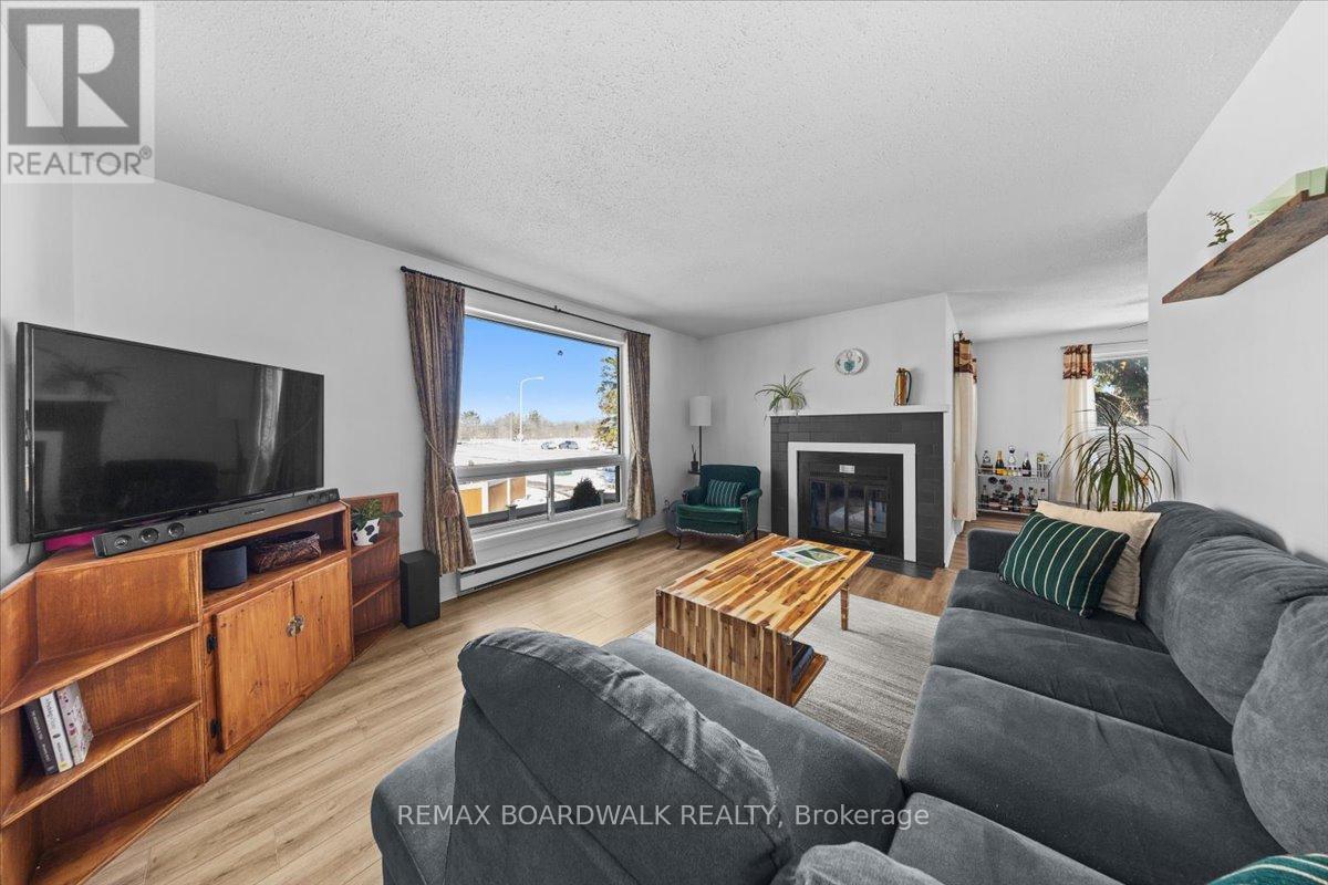 46a - 802 St. Andre Drive, Ottawa, Ontario  K1C 4R3 - Photo 6 - X12918912