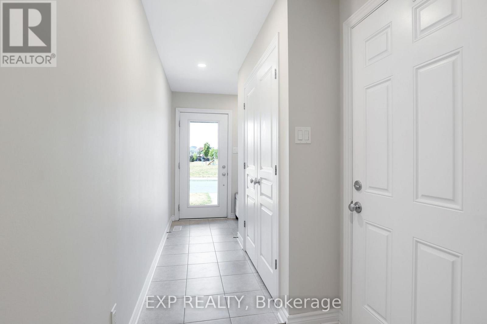311 Twinflower Way, Ottawa, Ontario  K2J 5B2 - Photo 3 - X12918930