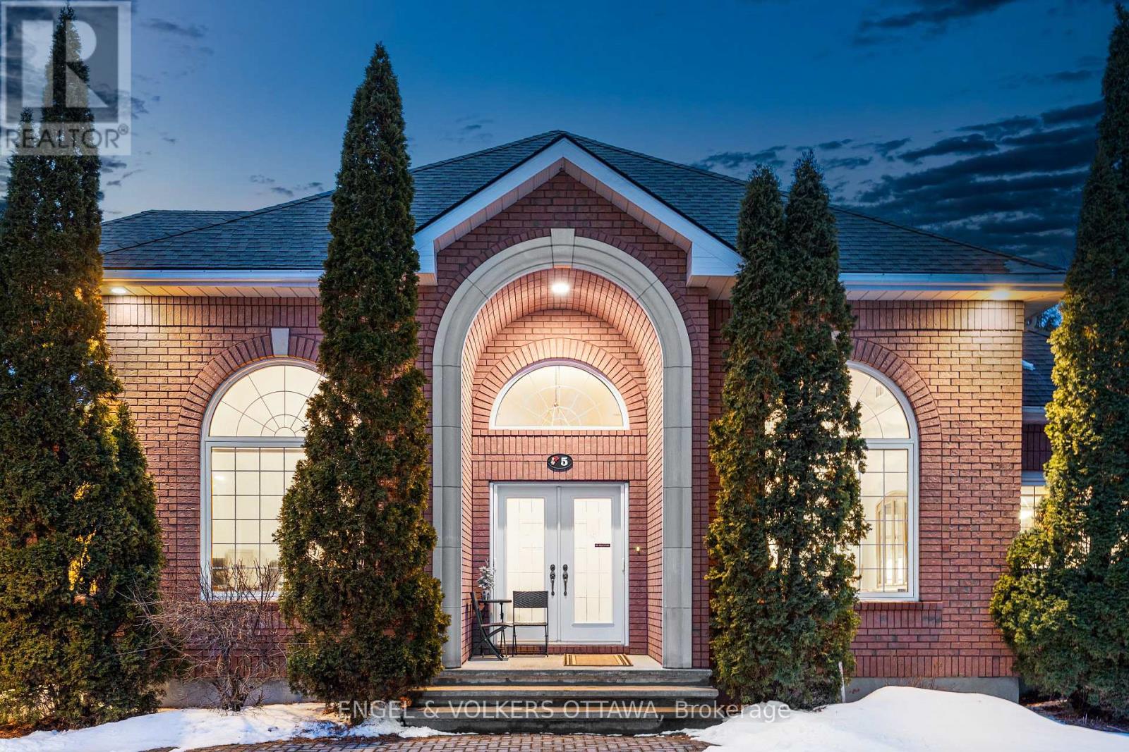 5 Countryside Green, Ottawa, Ontario  K2R 1B5 - Photo 2 - X12918956