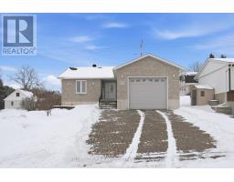 27 IVY AVENUE, Renfrew, Ontario