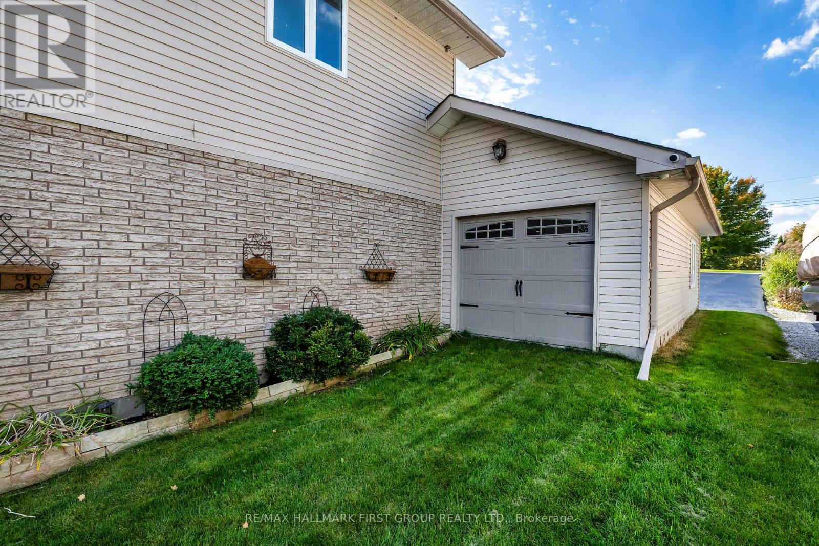 61 Druan Drive, Kawartha Lakes, Ontario  L0C 1G0 - Photo 39 - X12733576