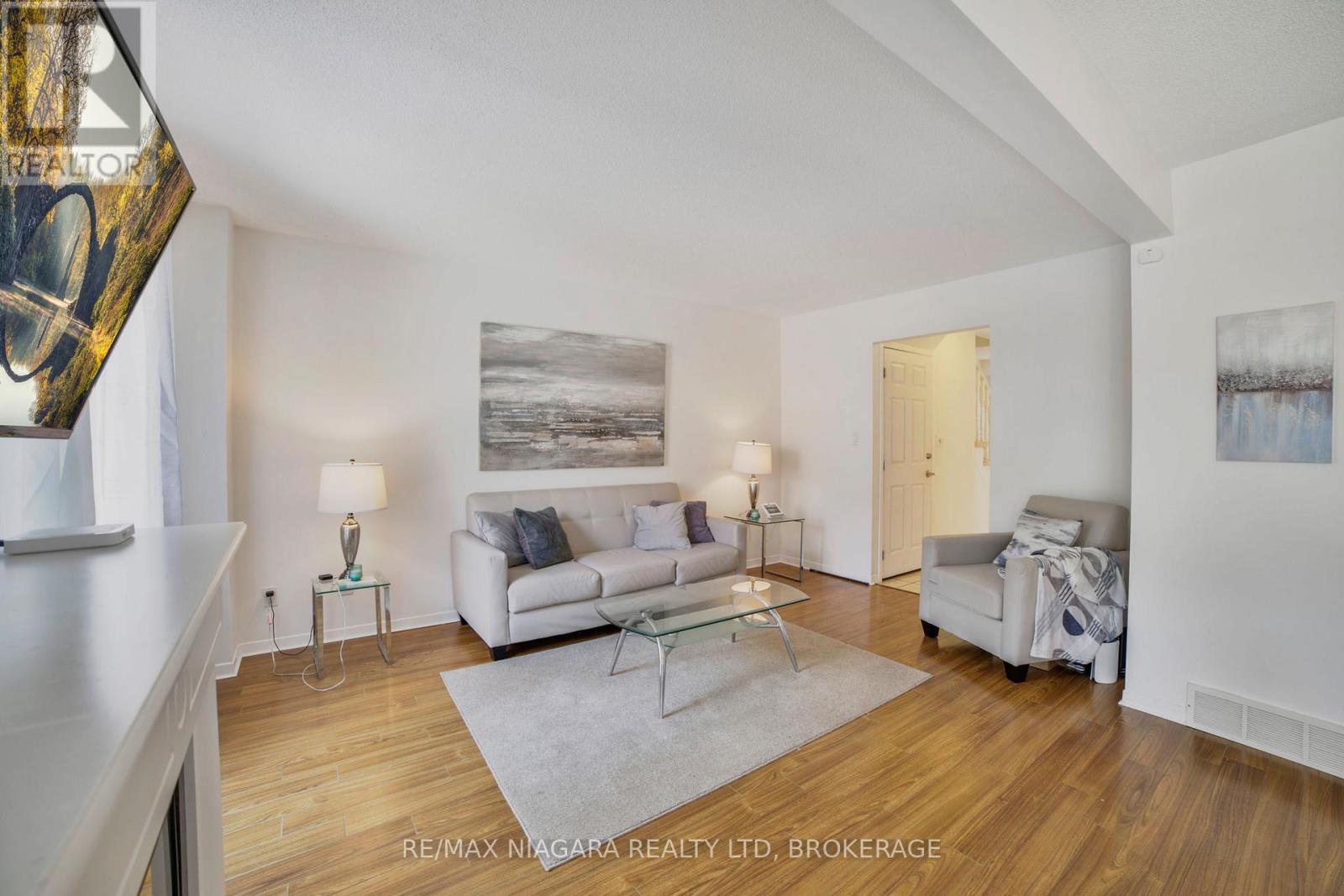 5735 Deerbrook Street, Niagara Falls, Ontario  L2G 7V7 - Photo 4 - X12918738