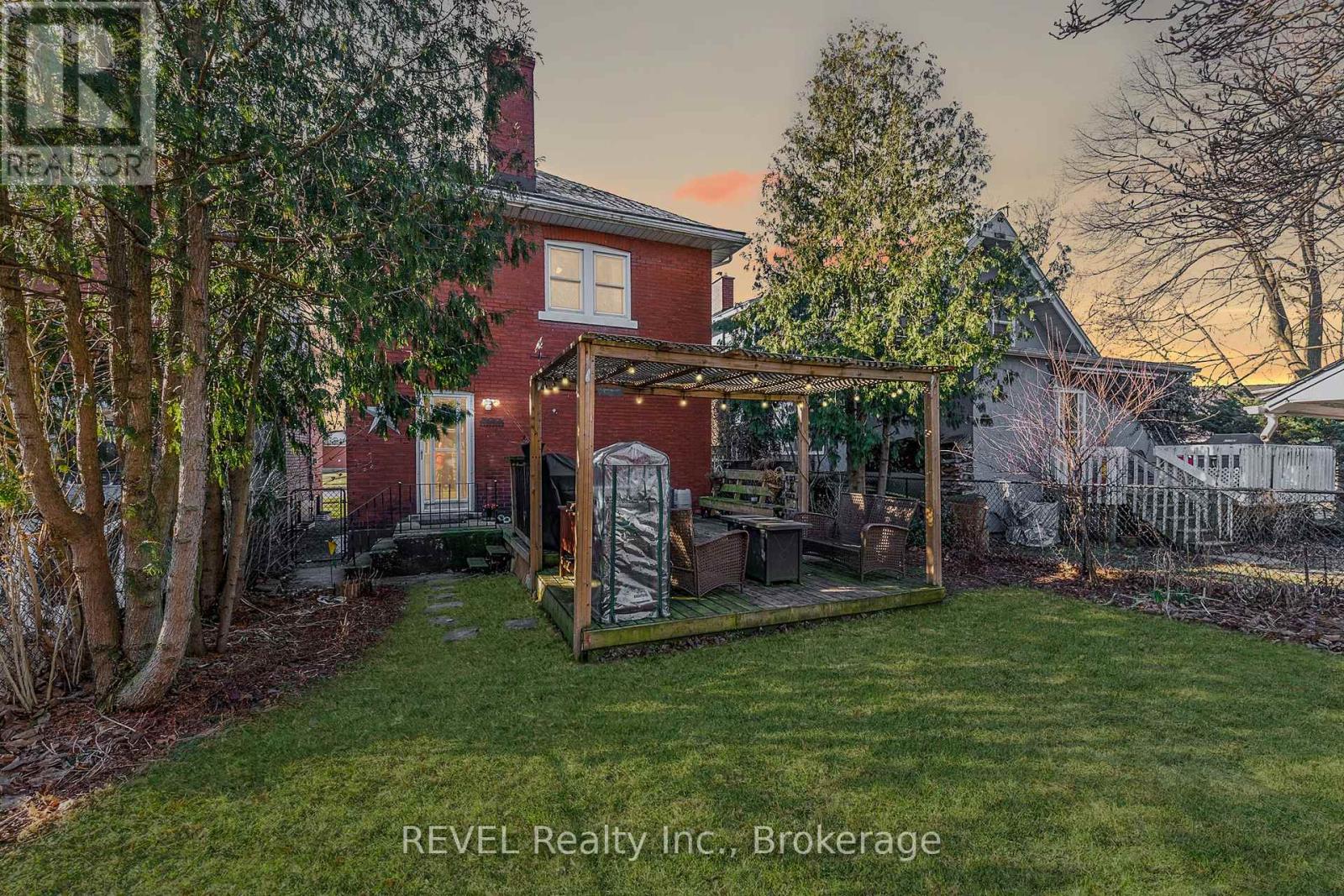 212 Maple Avenue, Welland, Ontario  L3C 5G5 - Photo 4 - X12918936