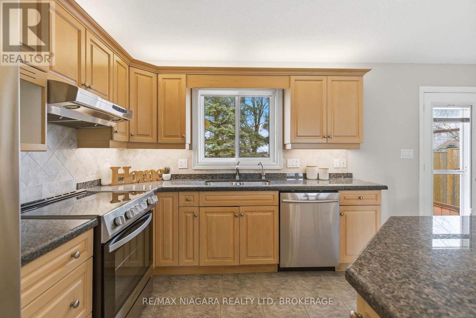 7865 Bishop Avenue, Niagara Falls, Ontario  L2H 3C6 - Photo 13 - X12918948