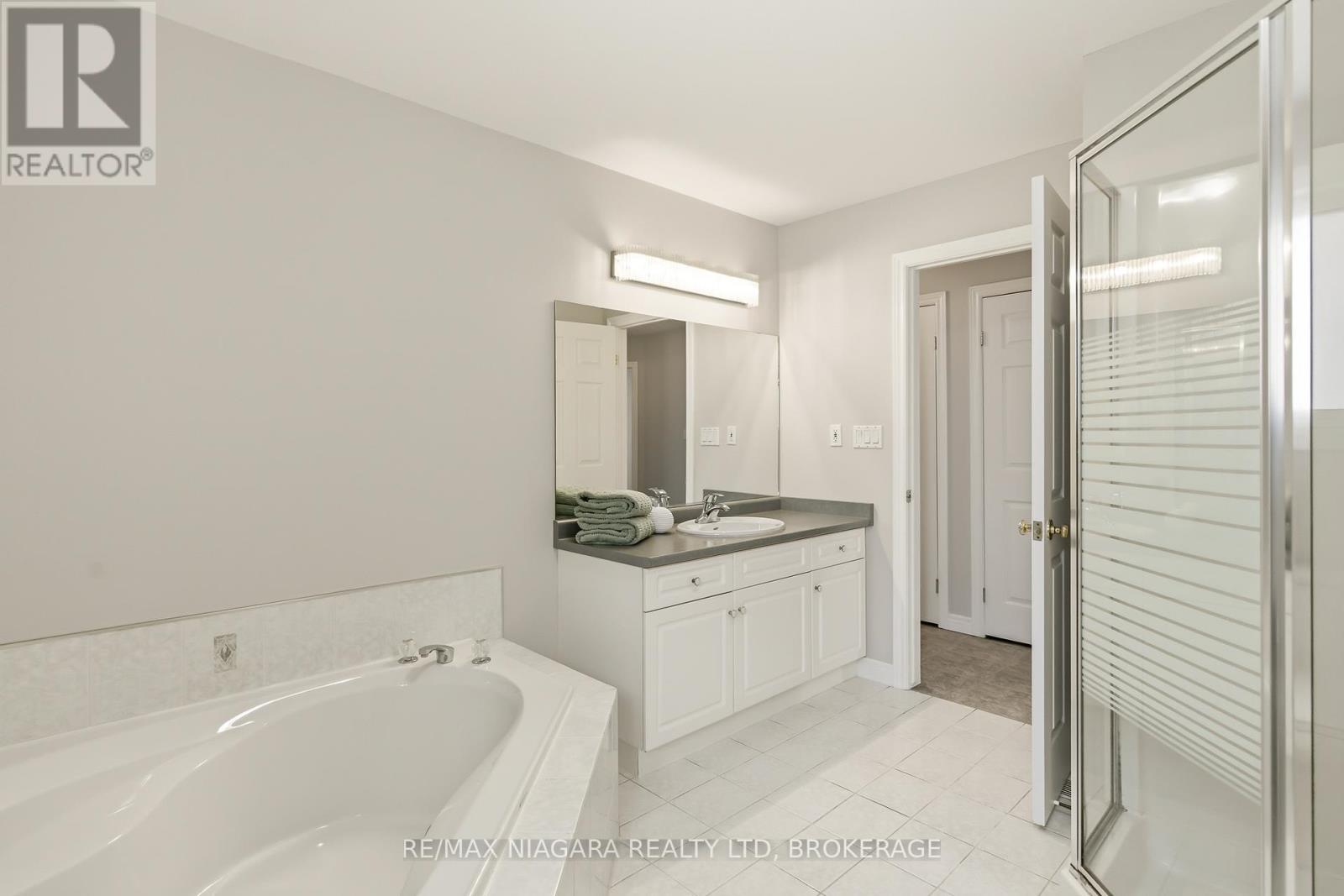 7865 Bishop Avenue, Niagara Falls, Ontario  L2H 3C6 - Photo 17 - X12918948