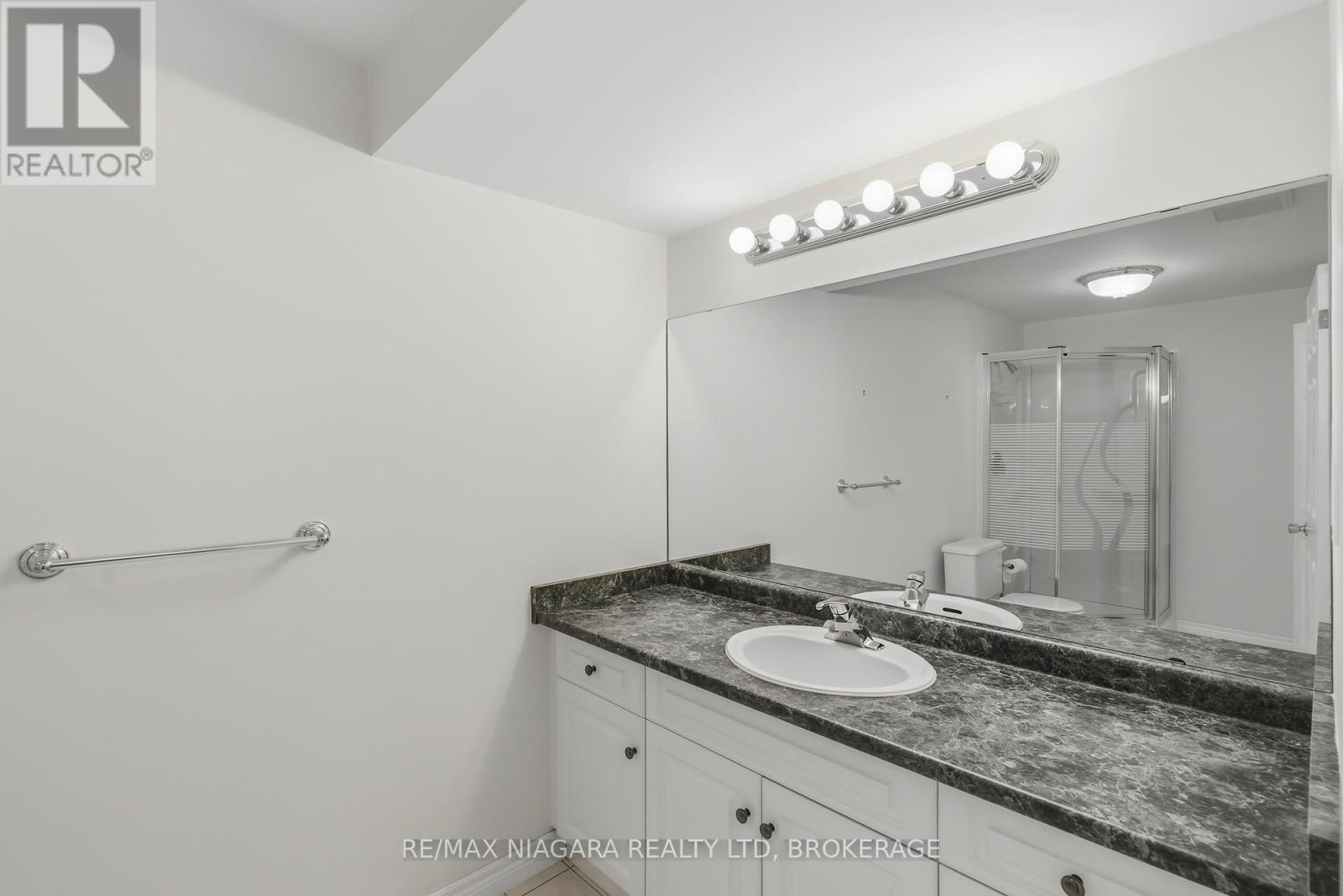 7865 Bishop Avenue, Niagara Falls, Ontario  L2H 3C6 - Photo 25 - X12918948