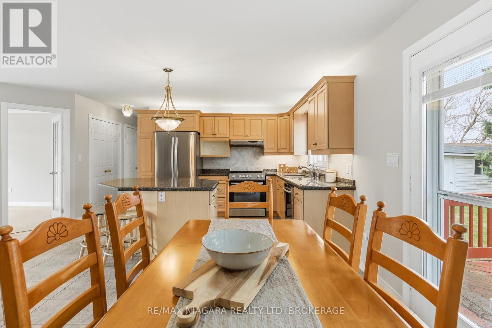 7865 Bishop Avenue, Niagara Falls, Ontario  L2H 3C6 - Photo 8 - X12918948