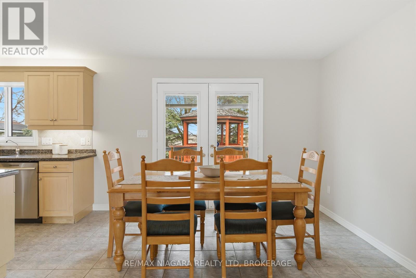 7865 Bishop Avenue, Niagara Falls, Ontario  L2H 3C6 - Photo 9 - X12918948