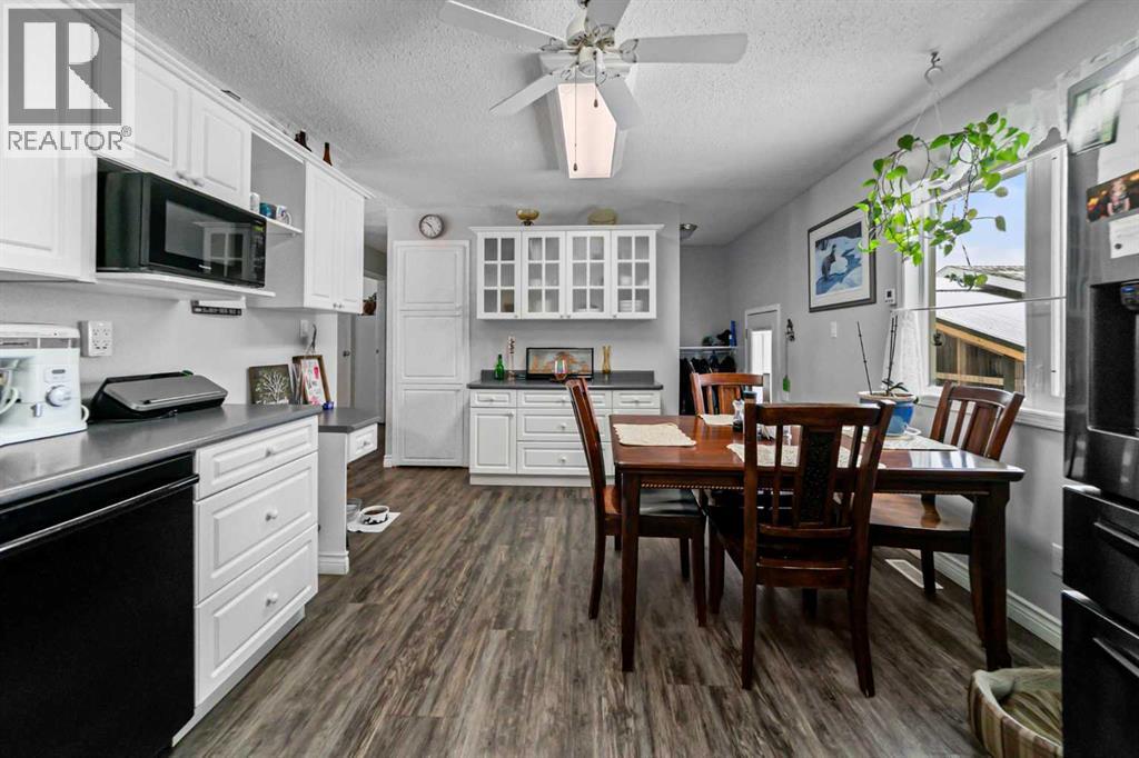 6304 39 Avenue, Camrose, Alberta  T4V 2Z4 - Photo 9 - A2293761