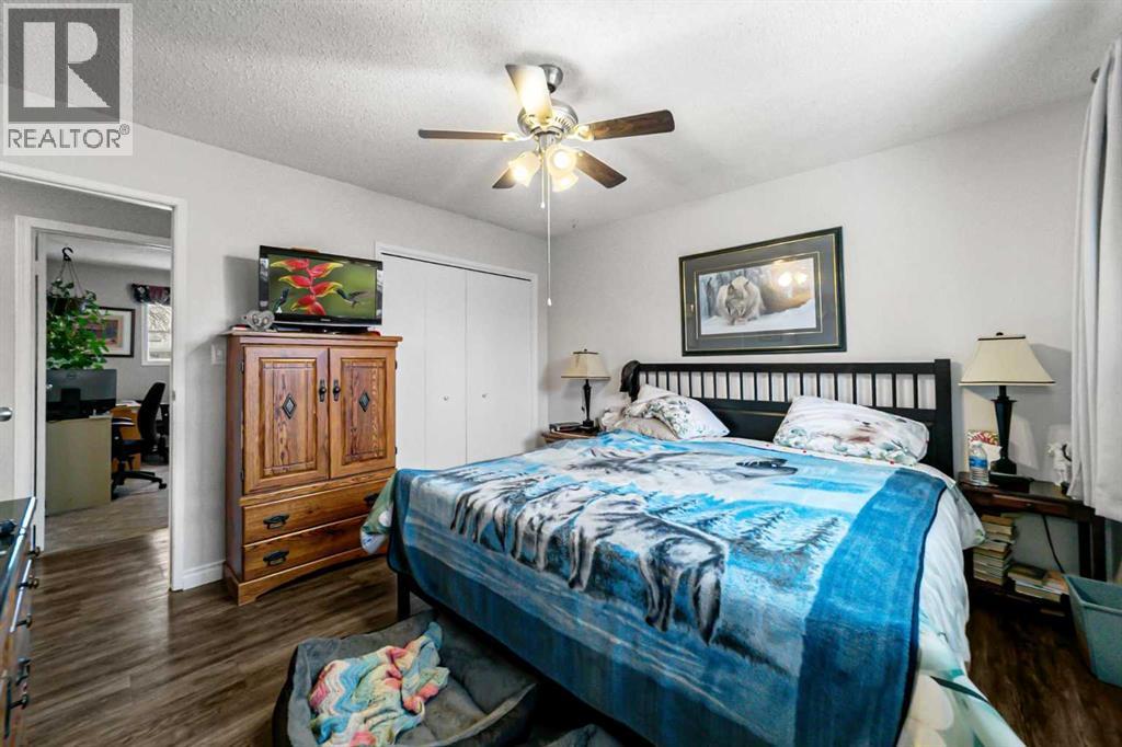 6304 39 Avenue, Camrose, Alberta  T4V 2Z4 - Photo 10 - A2293761