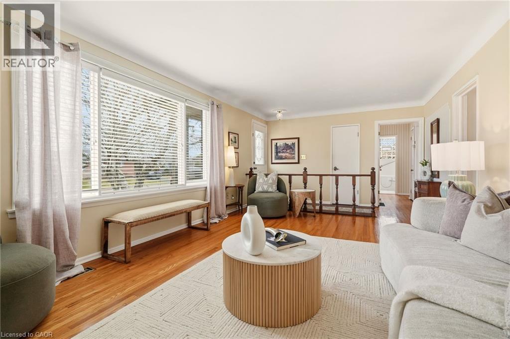 252 Hammersmith Court, Burlington, Ontario  L7L 4N7 - Photo 6 - 40814697