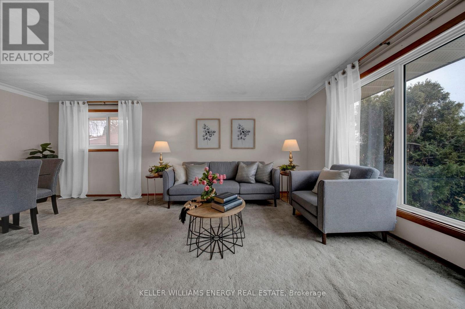 855 Timothy Street, Peterborough, Ontario  K9H 6H5 - Photo 2 - X12919050