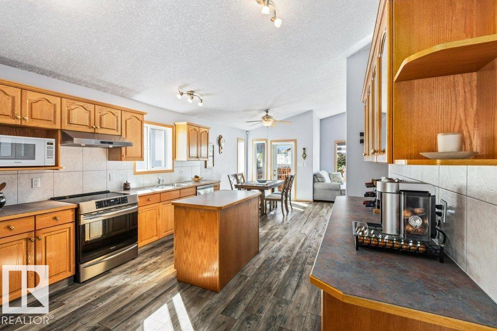 2921 152 Av Nw, Edmonton, Alberta  T5Y 2Y4 - Photo 6 - E4478936