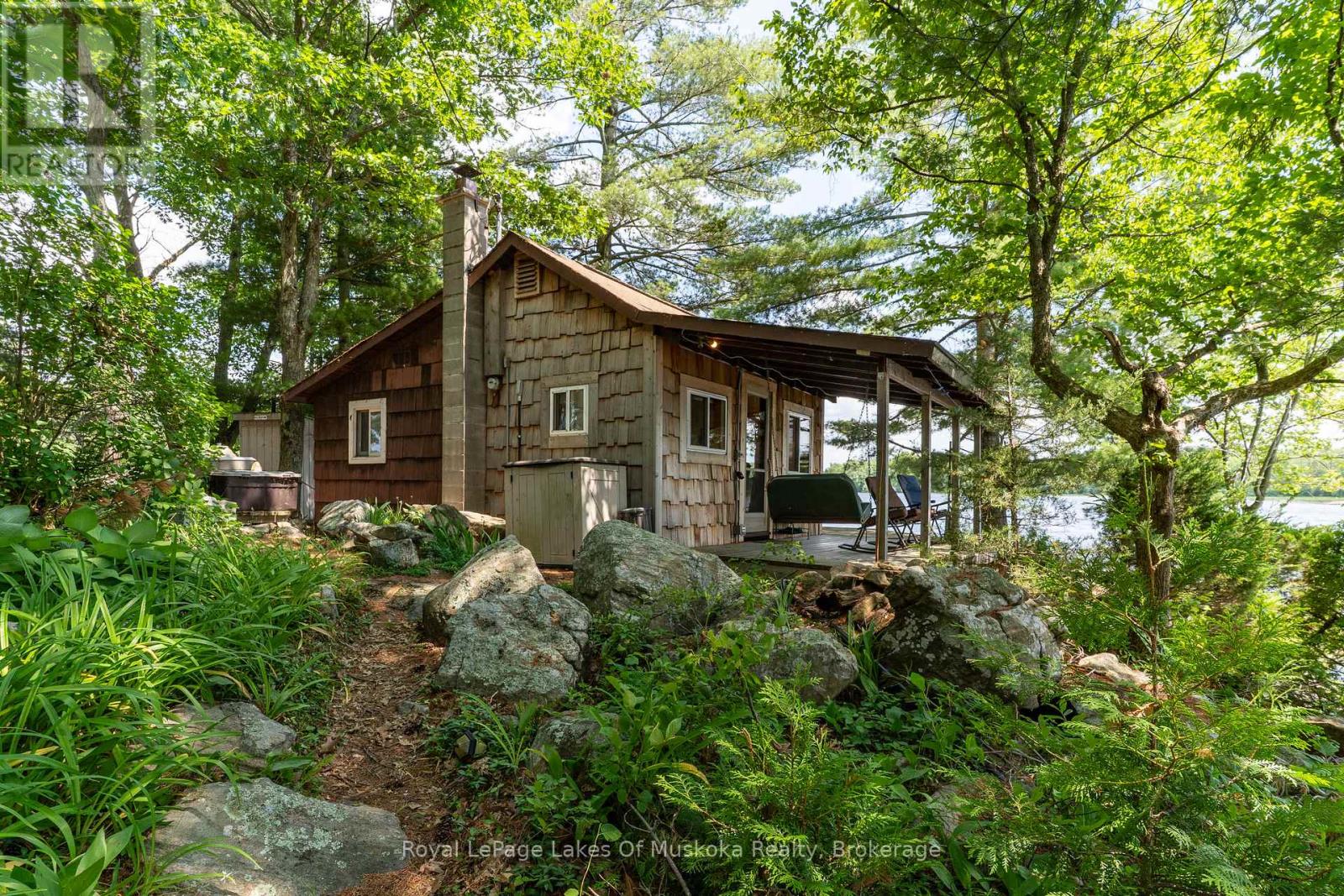 1 Island 2sl Island, Gravenhurst, Ontario P1P 1R1 - Photo 4 - X12918850