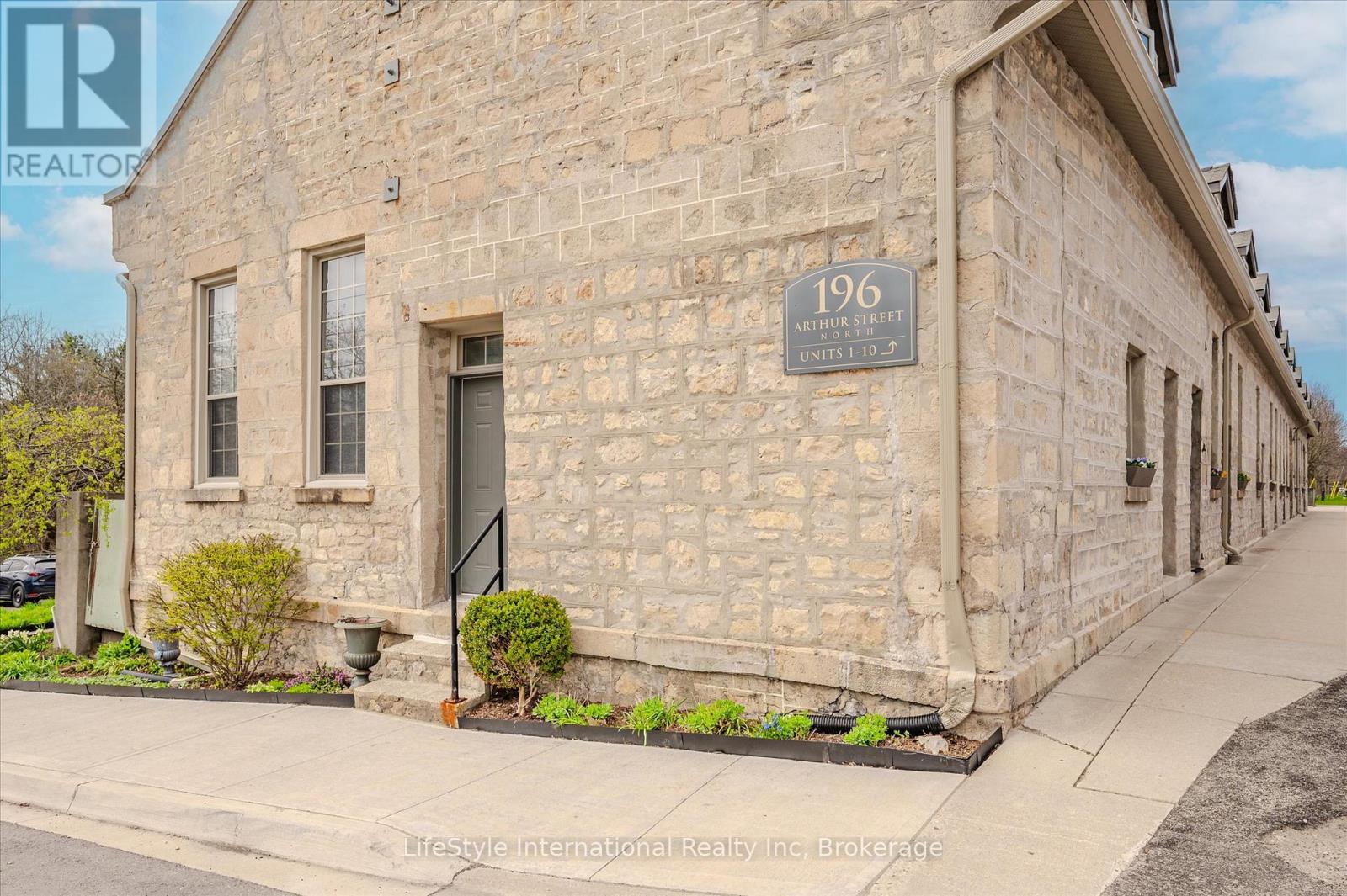 6 - 196 Arthur Street N, Guelph (General Hospital), Ontario  N1E 4V8 - Photo 2 - X12918984